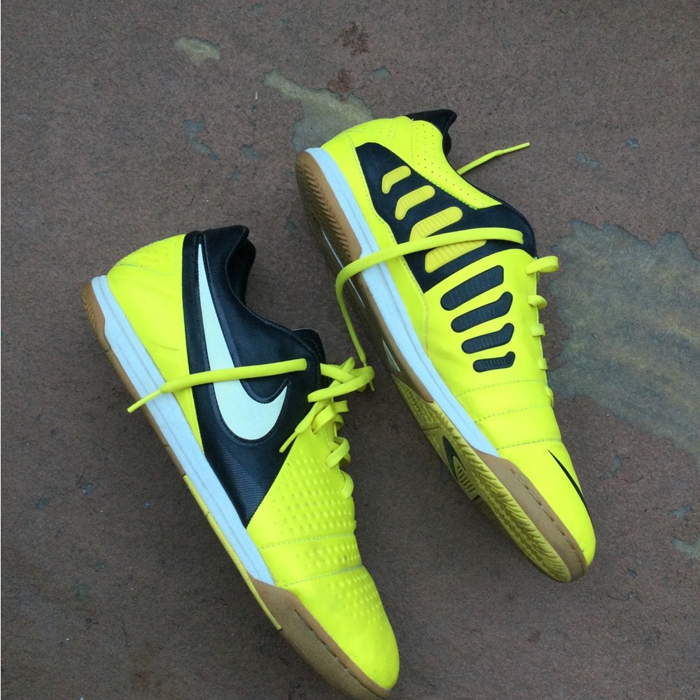 Nike Men’s Neon Yellow Indoor Athletic Shoes